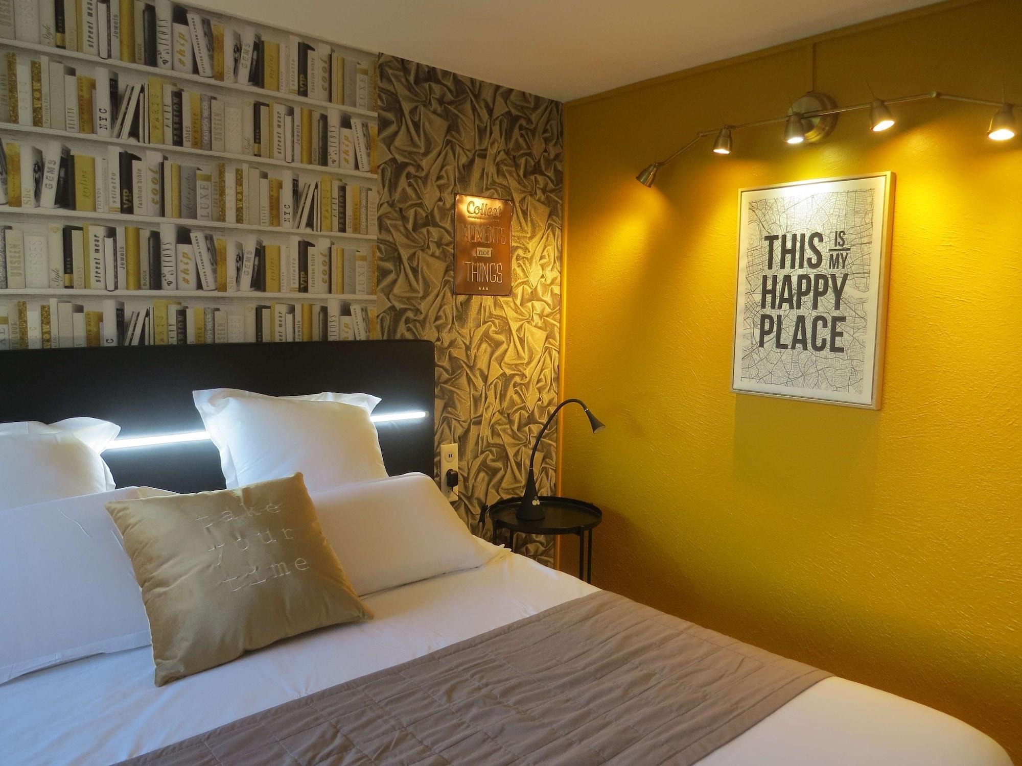 คีเรียด์อวิกนอน-แค็บซูด Hotel อาวีญง ภายนอก รูปภาพ