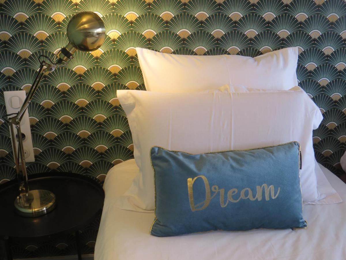 คีเรียด์อวิกนอน-แค็บซูด Hotel อาวีญง ภายนอก รูปภาพ